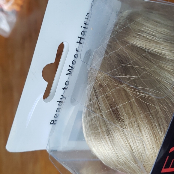 New! Dark Blonde Revlon Volume Bump - Picture 3 of 10